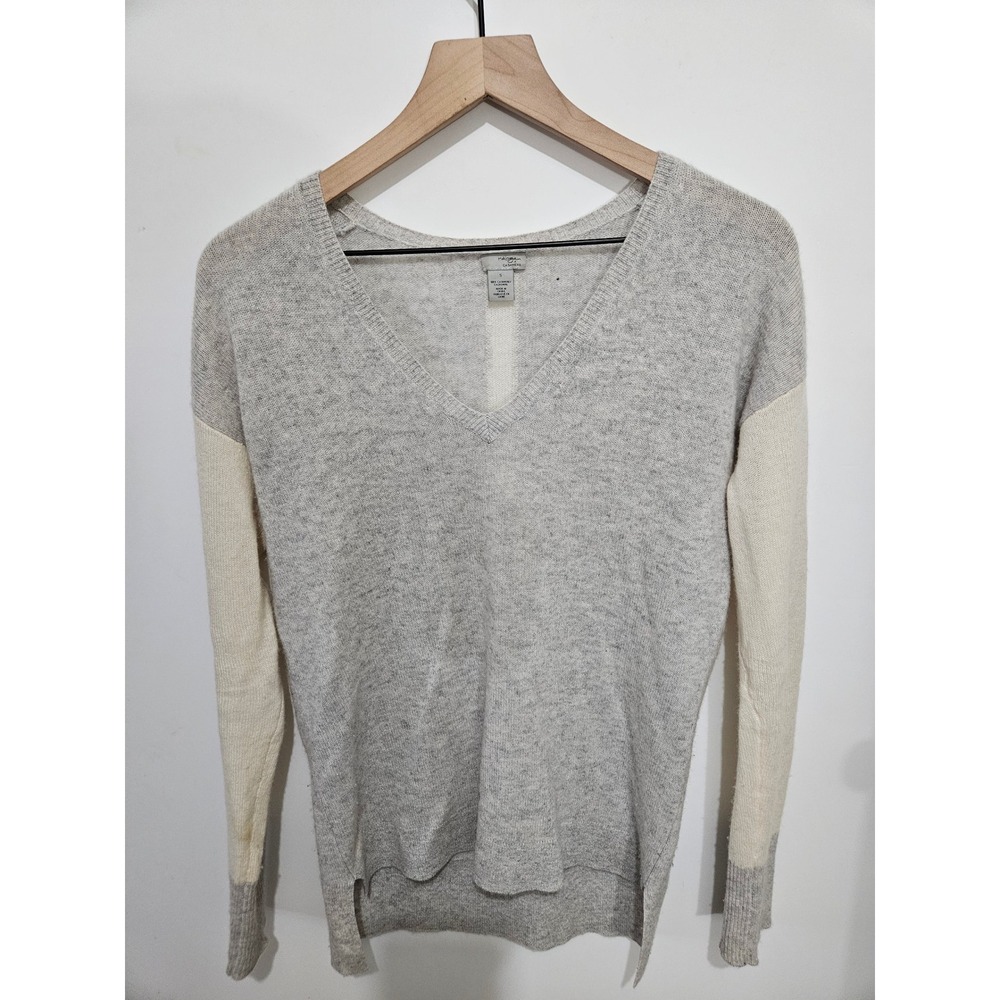 Halogen Cashmere Sweater Womens Small Gray Cream Colorblock V-Neck High-Low Knit